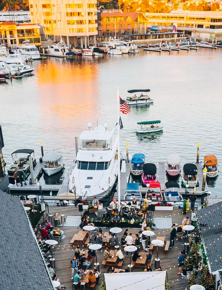 where to dock and dine in Newport Beach