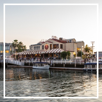 dock and dine Newport Beach 
